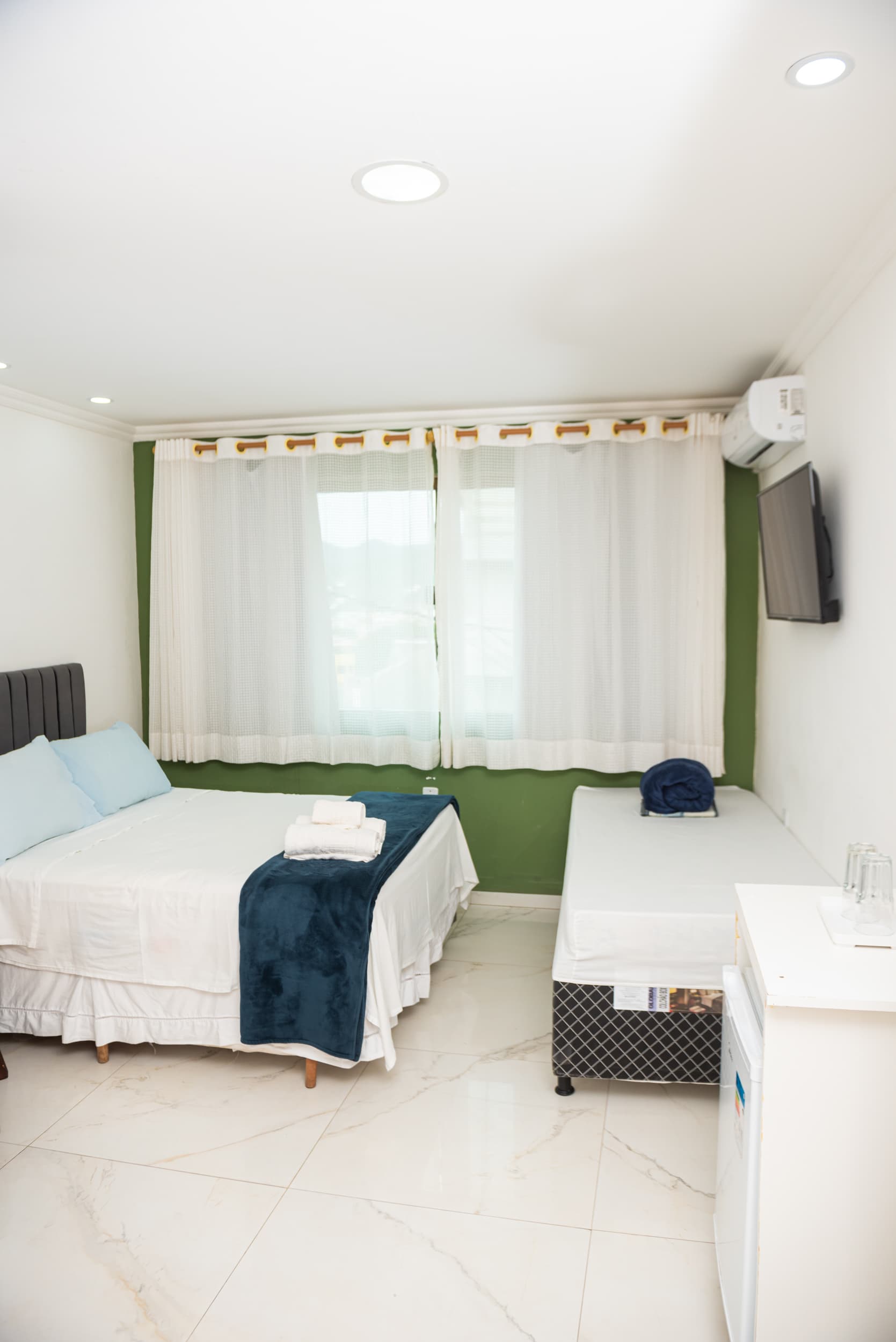 Ilha do Pontal - Conforto e aconchego em um ambiente espaçoso e acolhedor. Um espaço amplo e confortável, com atmosfera simples e agradável, perfeito para quem valoriza bem-estar e tranquilidade.